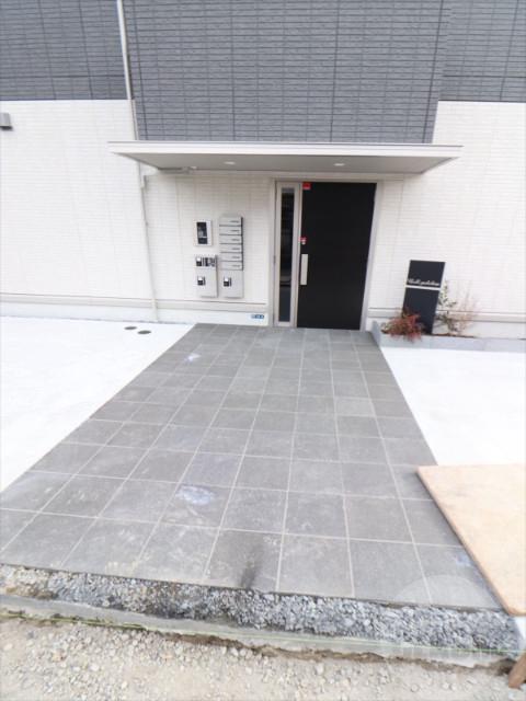 22/30 エントランス