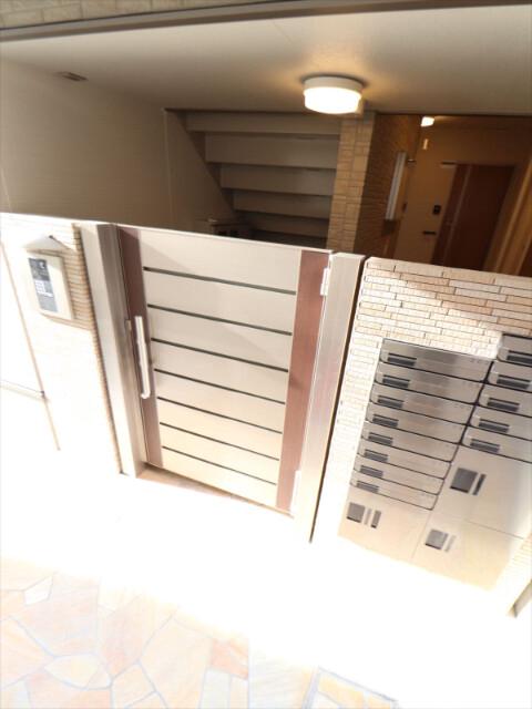 22/30 エントランス