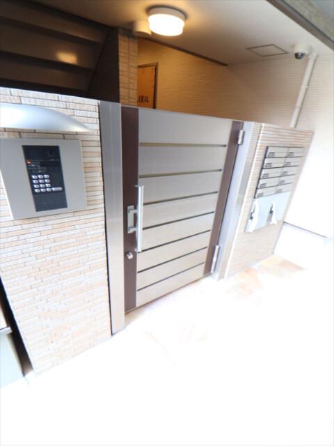 22/30 エントランス