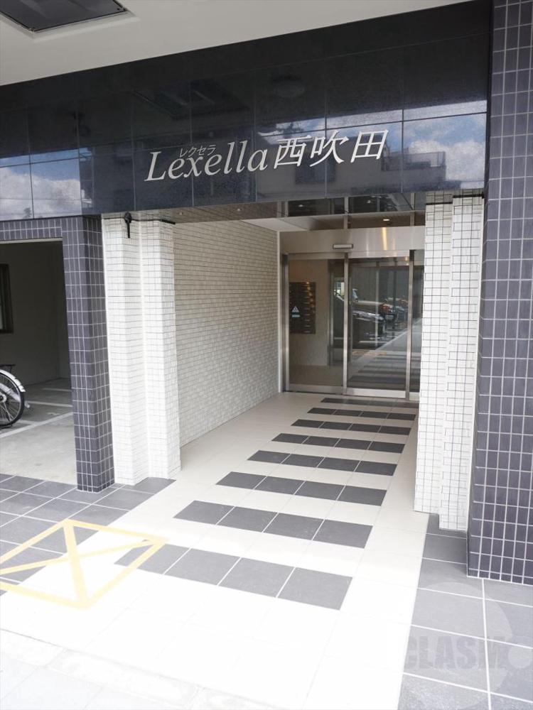 22/30 エントランス