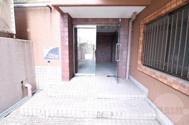 22/30 エントランス