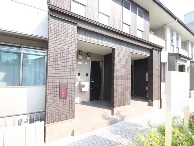 22/30 エントランス