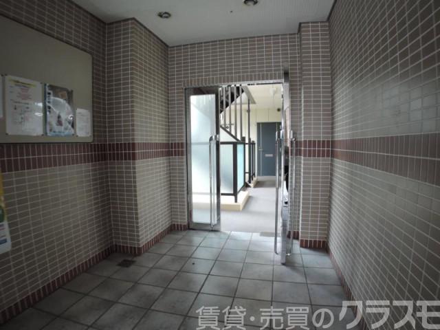 30/30 エントランス