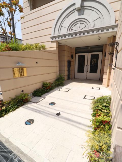 21/29 エントランス