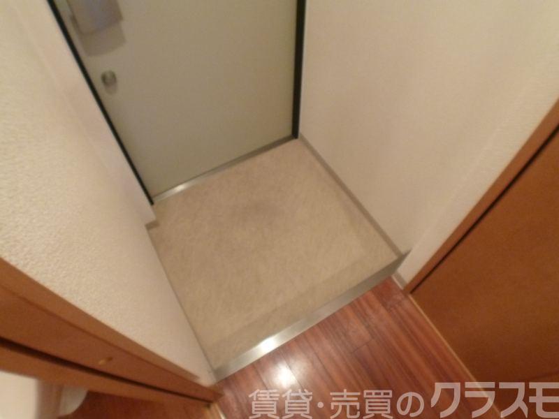 16/30 玄関