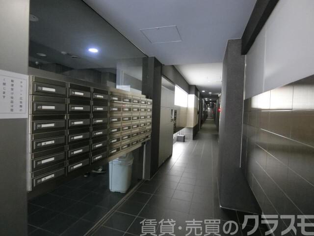 27/30 エントランス