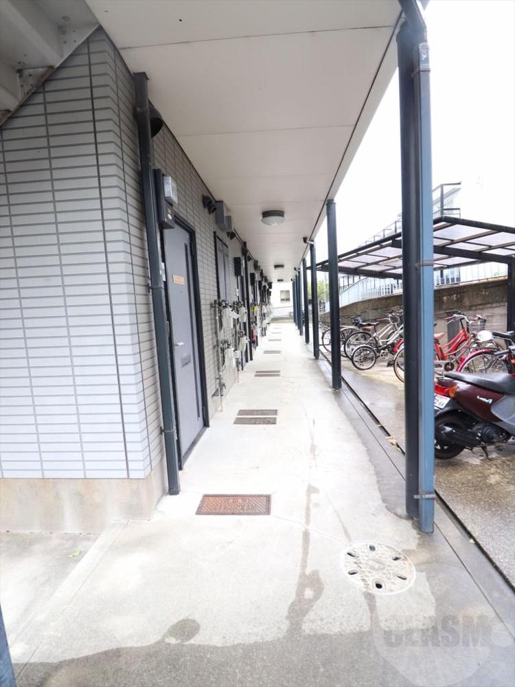 22/30 エントランス