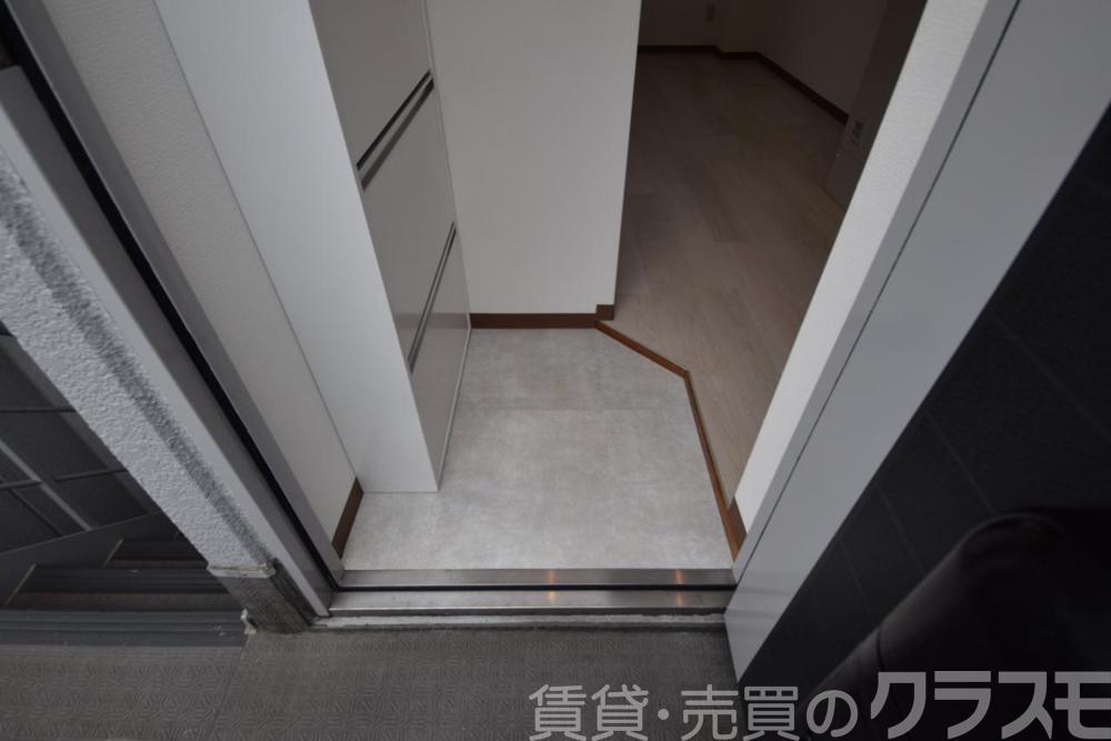 16/30 玄関