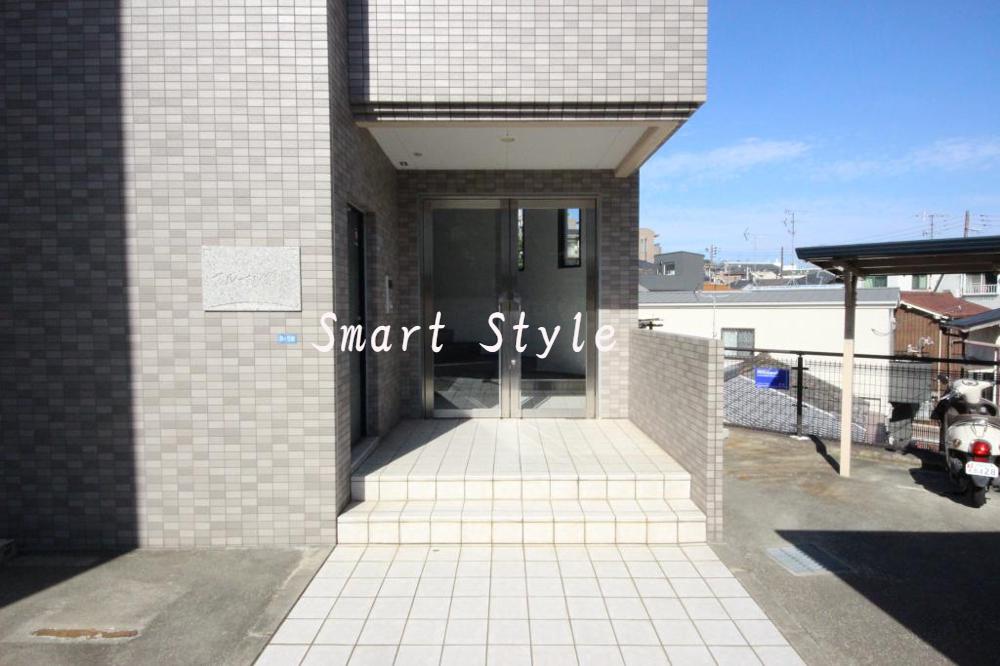 20/30 エントランス