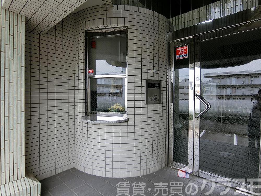 28/30 エントランス