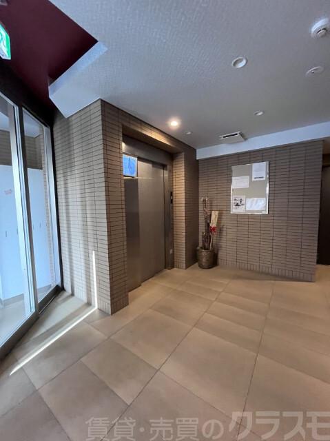 16/27 エントランス