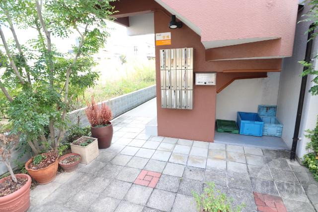 22/30 エントランス