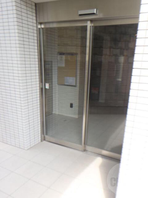 22/30 エントランス