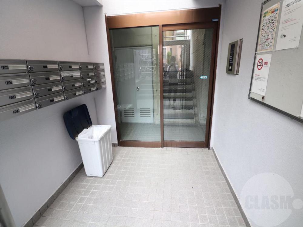 22/30 エントランス