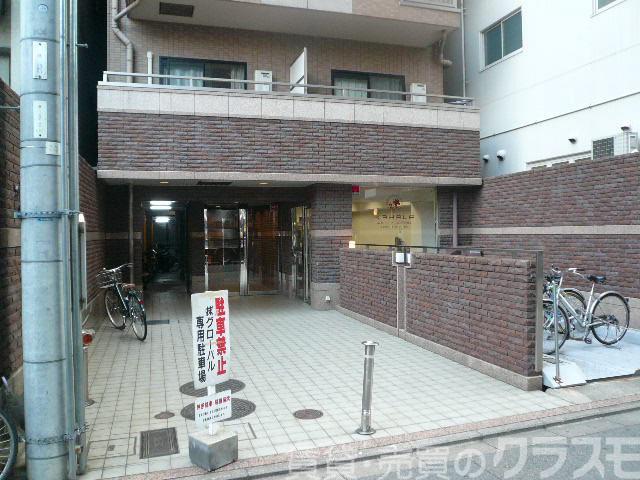 28/30 エントランス