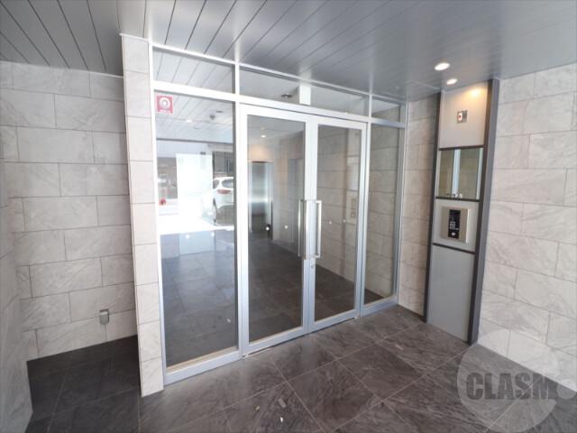 22/30 エントランス