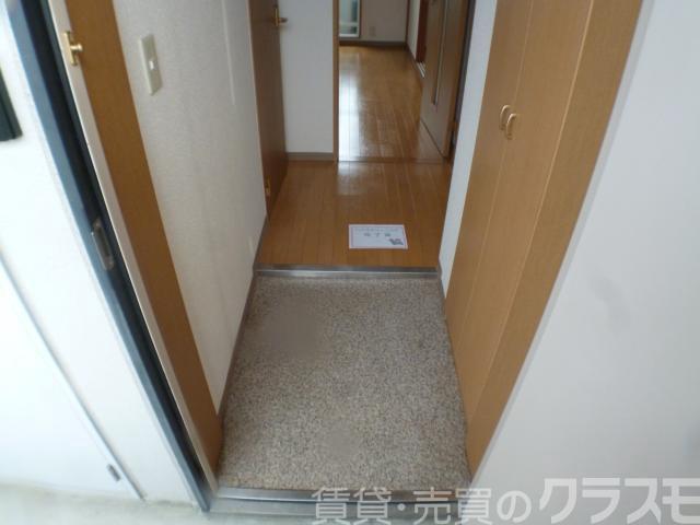 16/30 玄関