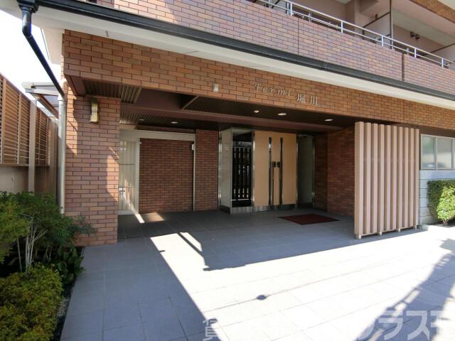 2/4 エントランス