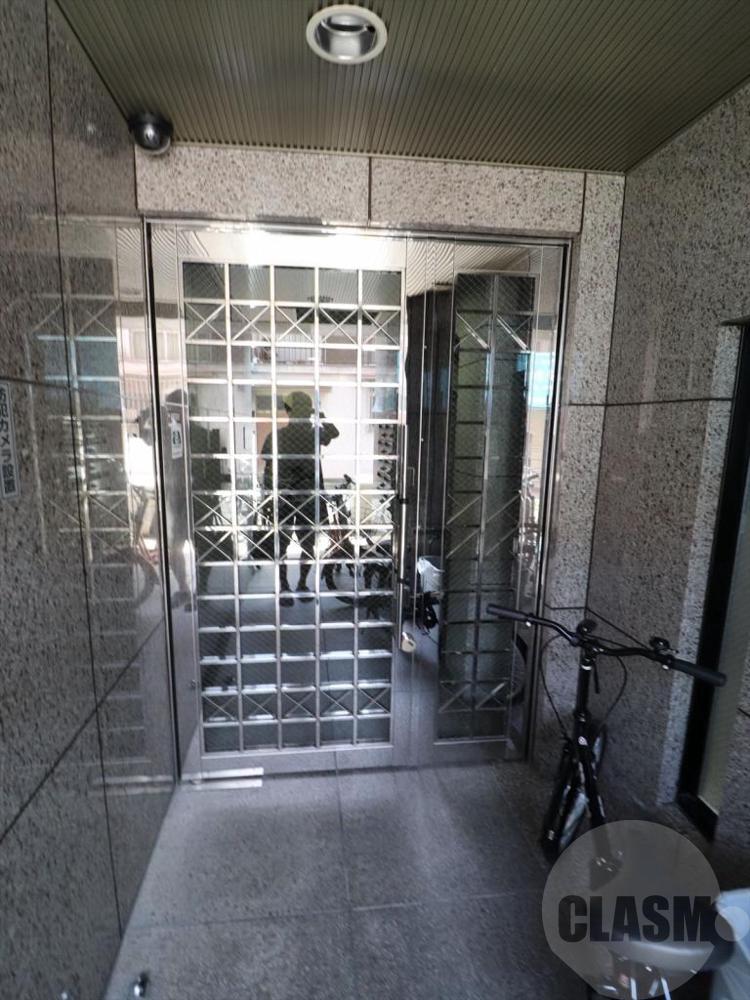 22/30 エントランス