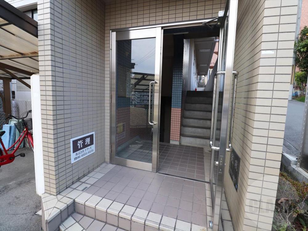 22/30 エントランス