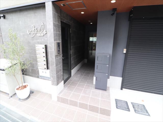 22/30 エントランス