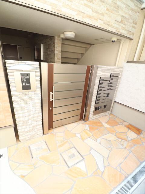 22/30 エントランス