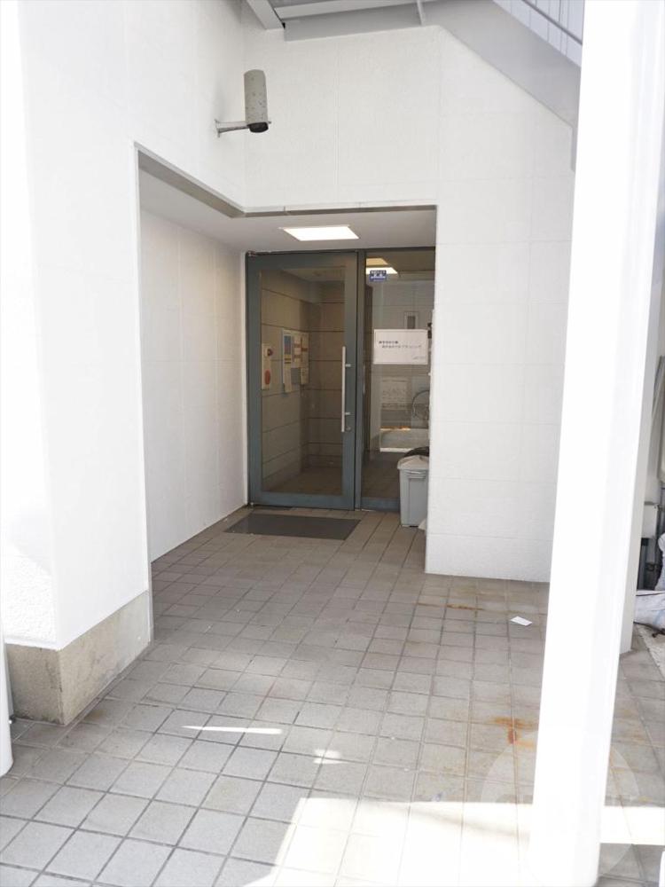 22/30 エントランス