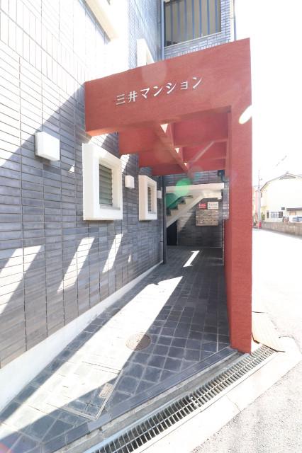 22/30 エントランス