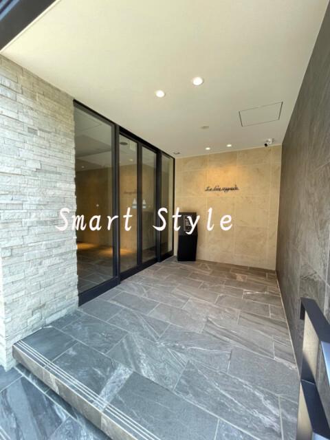 28/30 エントランス