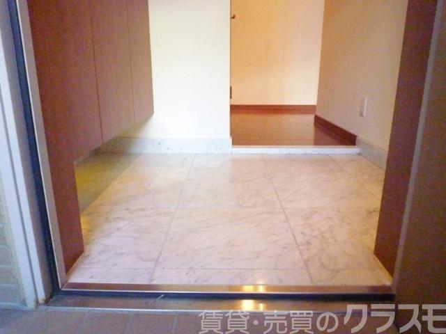 17/30 玄関