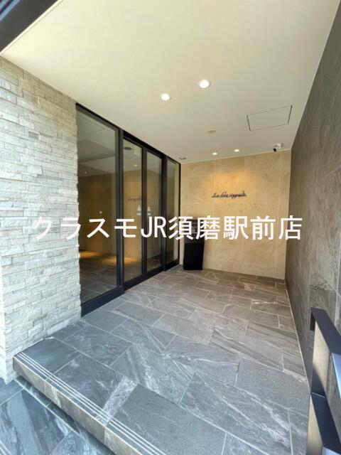 26/30 エントランス