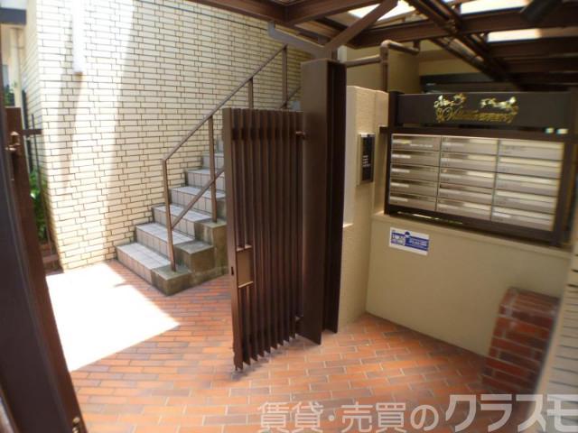 28/30 エントランス