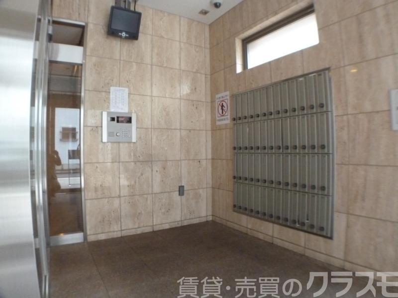 28/30 エントランス