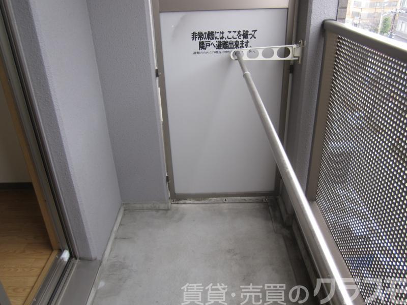 23/30 バルコニー