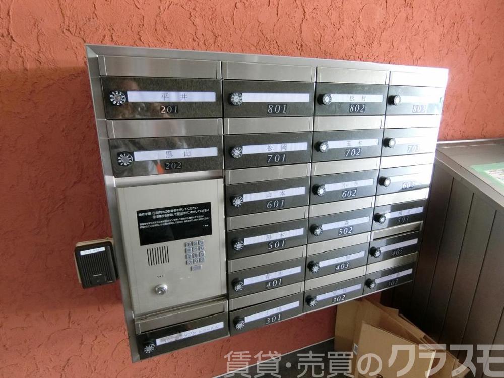 28/30 エントランス