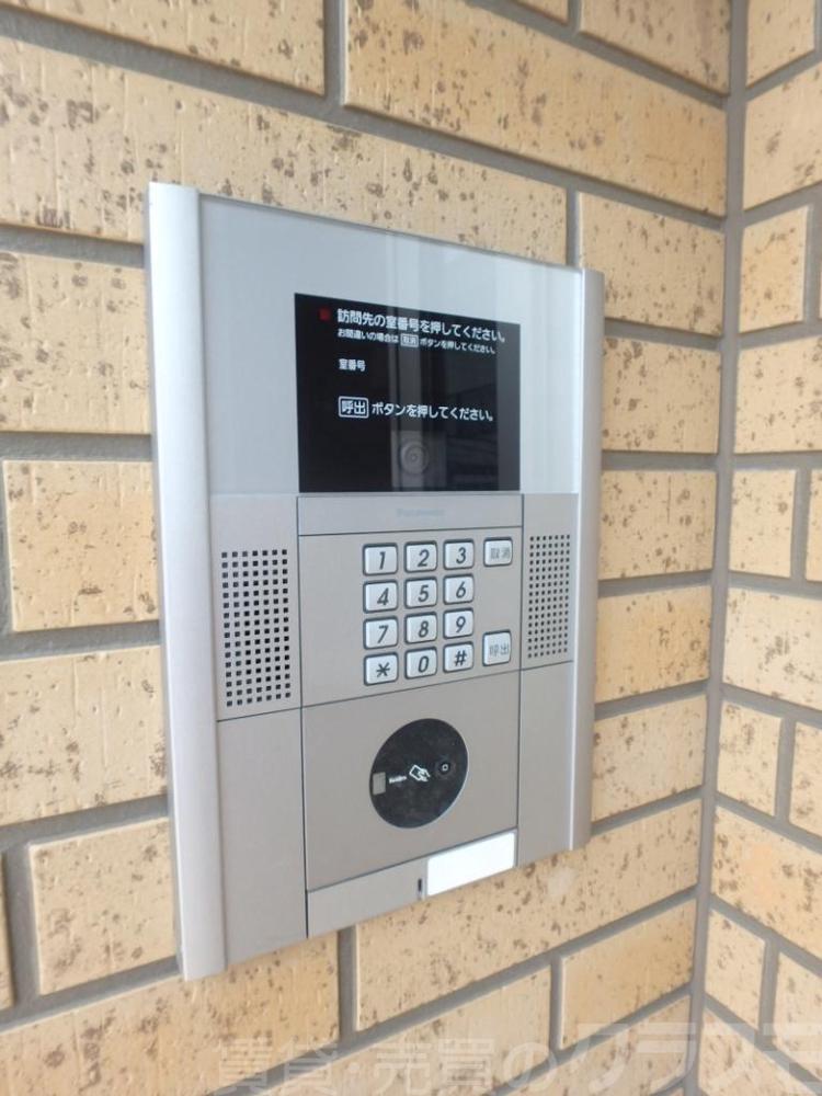 25/28 エントランス