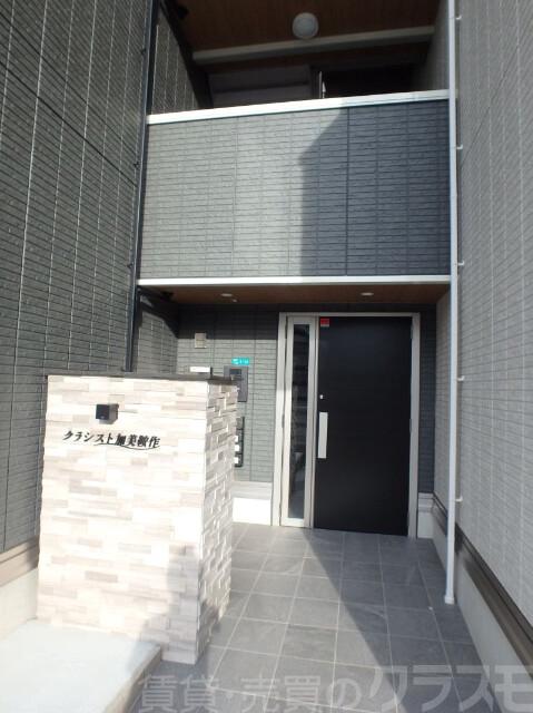 23/30 エントランス