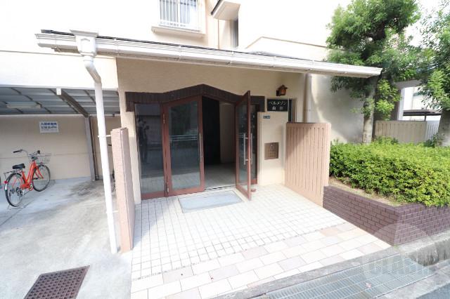 22/30 エントランス