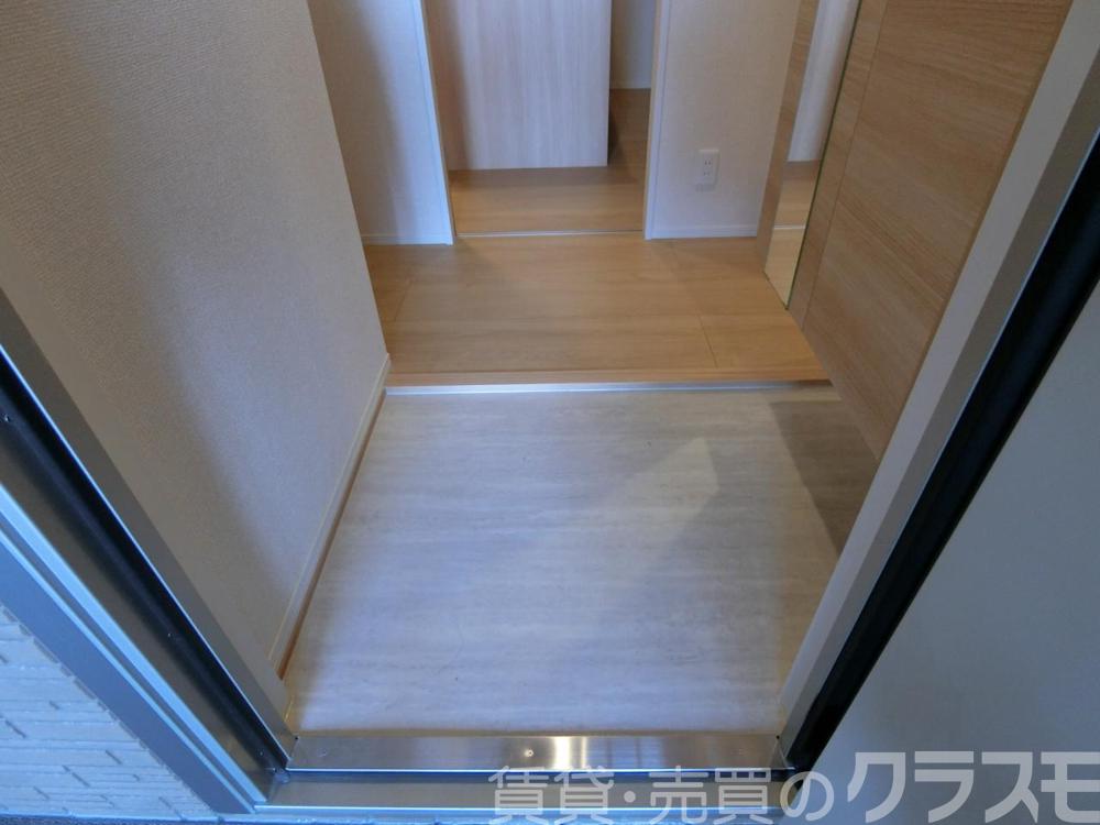14/30 玄関