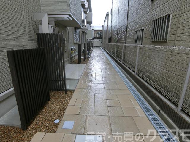 28/30 エントランス