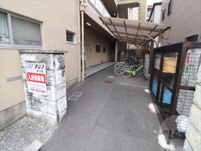 22/30 エントランス