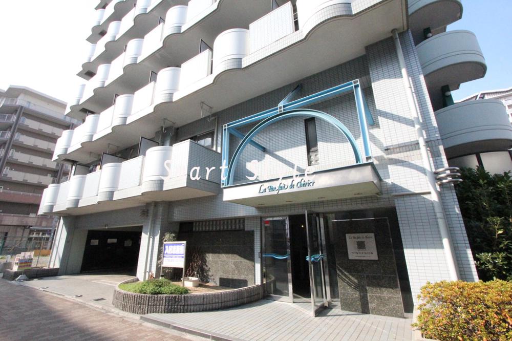 20/30 エントランス