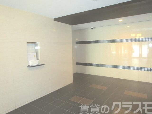 22/27 エントランス