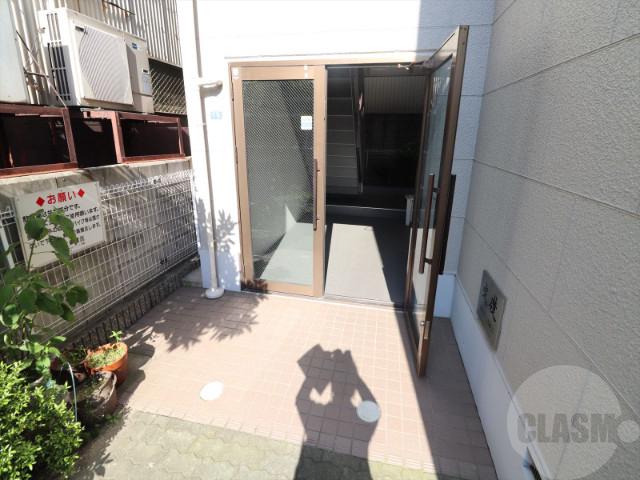 22/30 エントランス