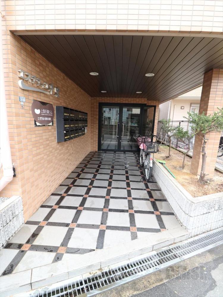 22/30 エントランス