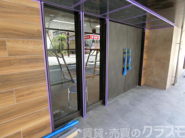 28/30 エントランス