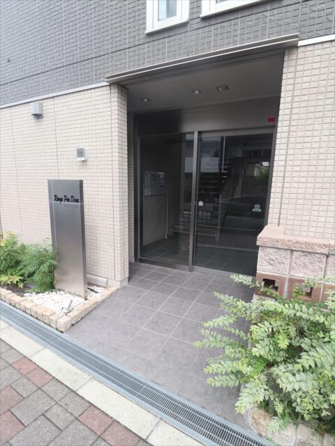 22/30 エントランス