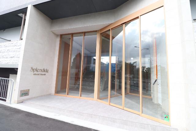 22/30 エントランス