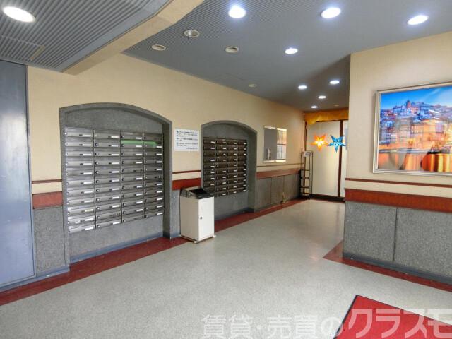 28/30 エントランス