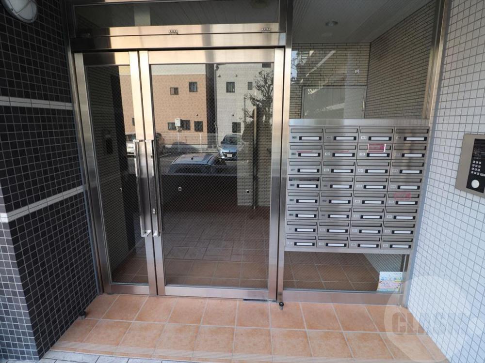 22/30 エントランス